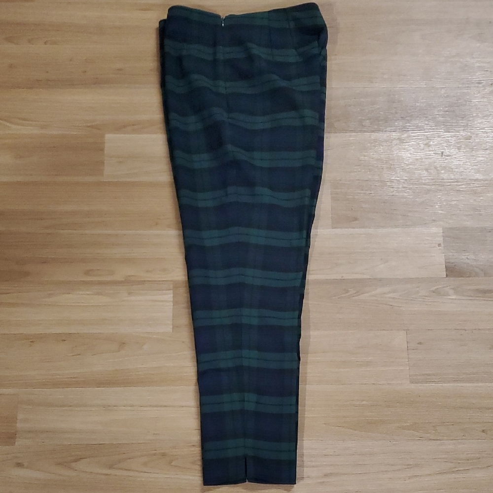 Chaps Green, Black, And Blue Cropped Pants with Tartan Pattern